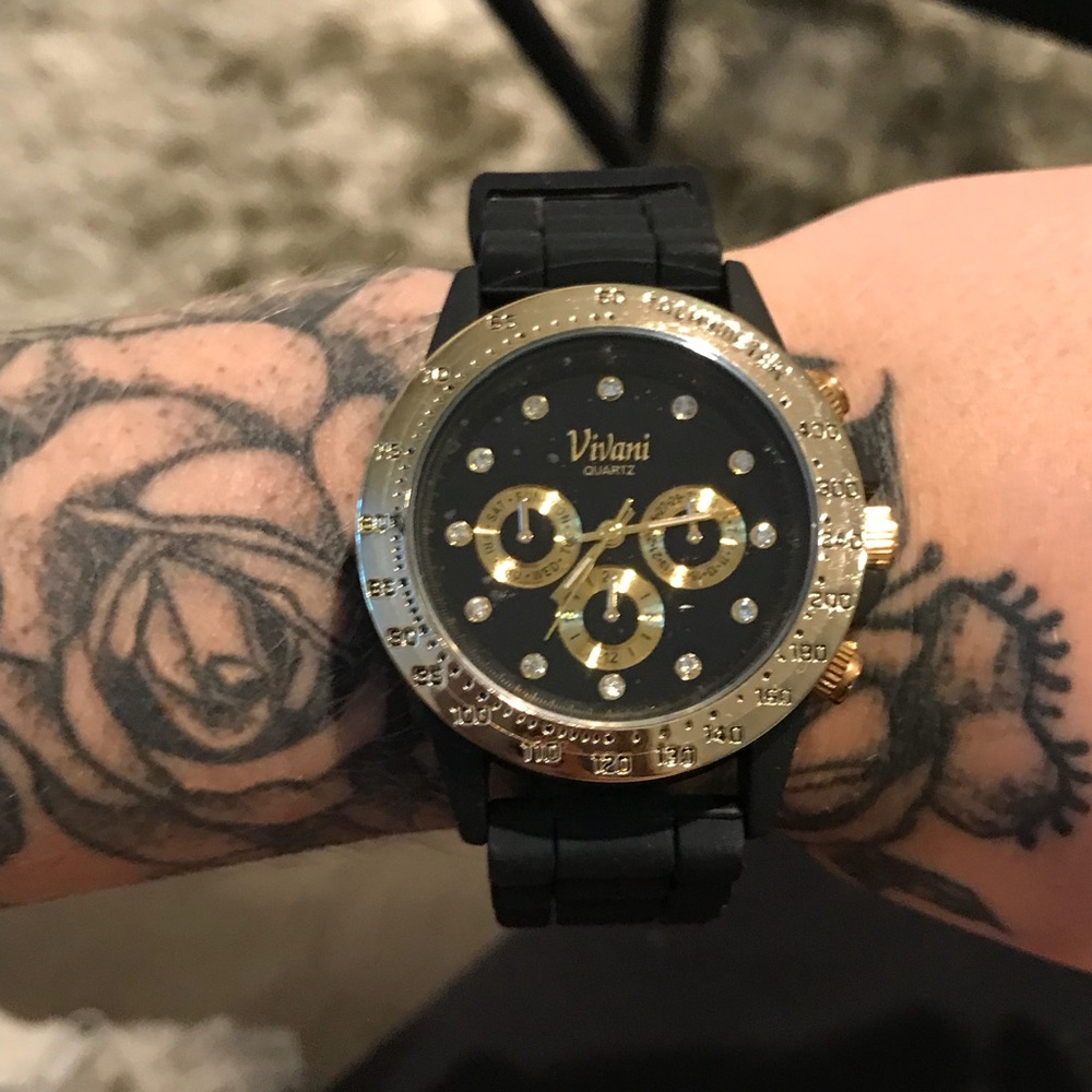 Watch - Picture 1 of 3